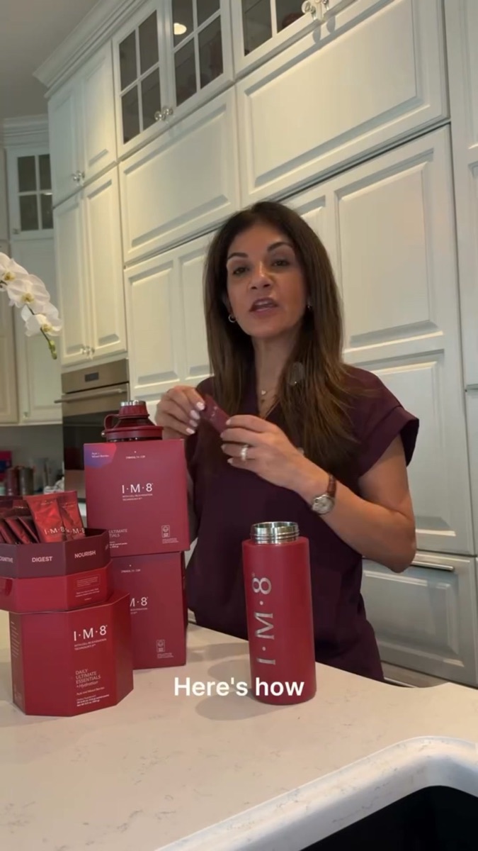 IM8 creator presenting the product in a kitchen